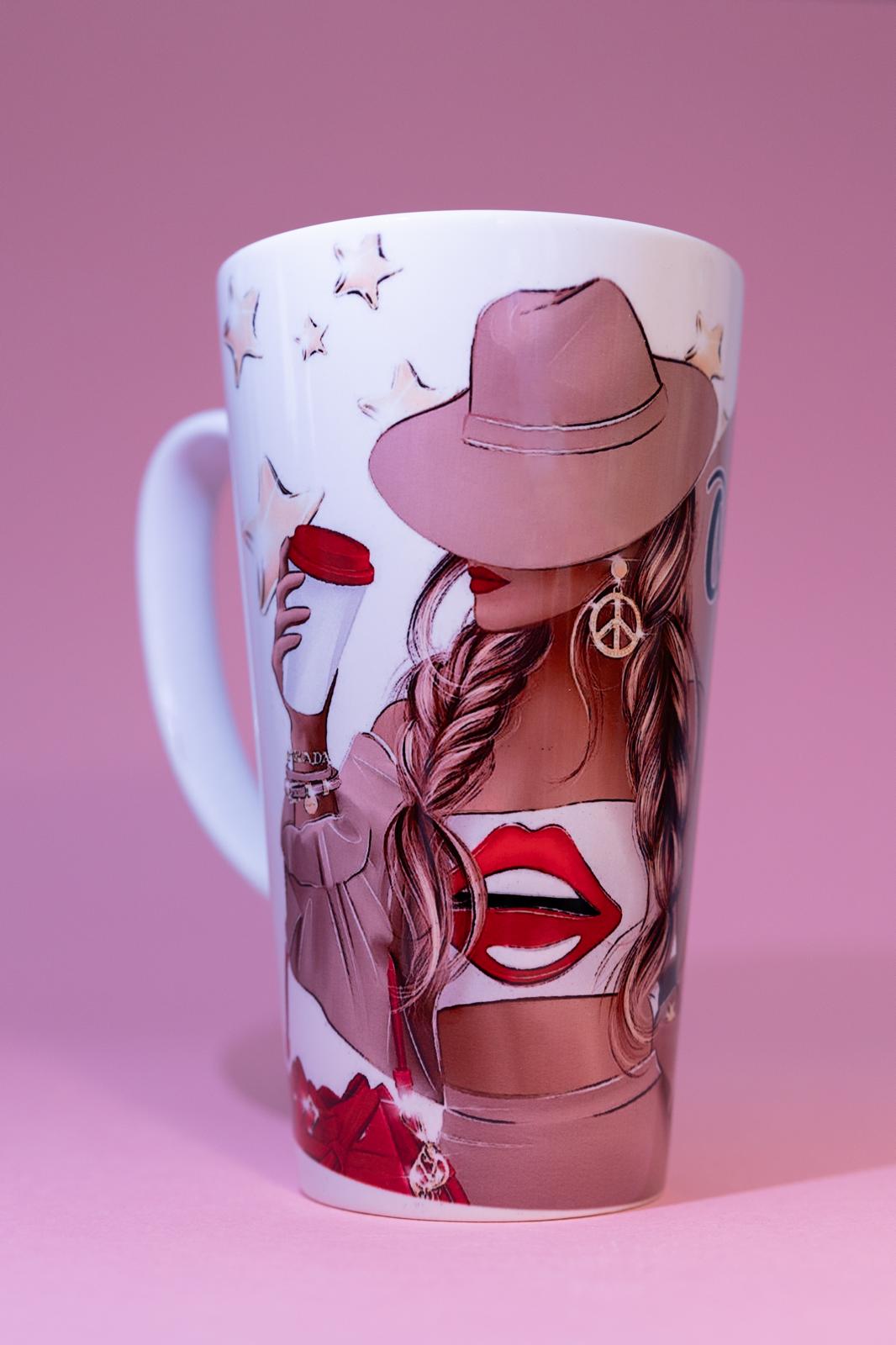 Latte puodelis ,,Raudonos lūpos" Karalienės gimsta...
