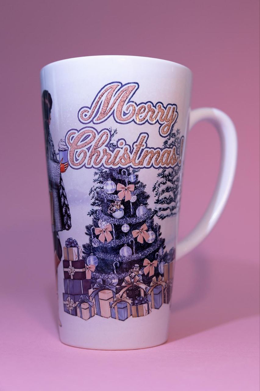 Latte cup,,Merry Christmas" Gifts in sleds.
